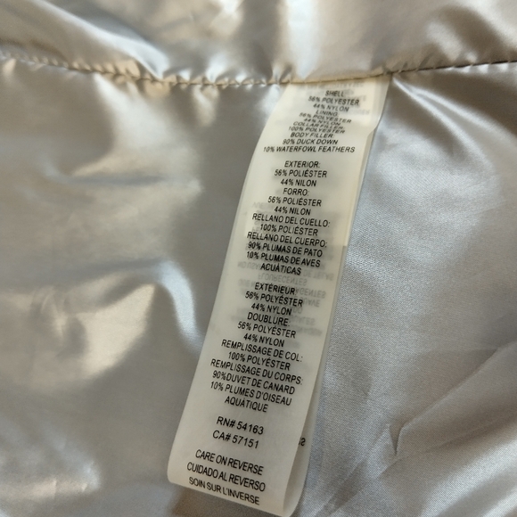 Calvin Klein silver puffer vest 90% duck down womans medium - Picture 10 of 15